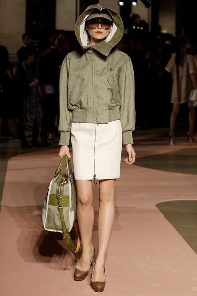 Look 13